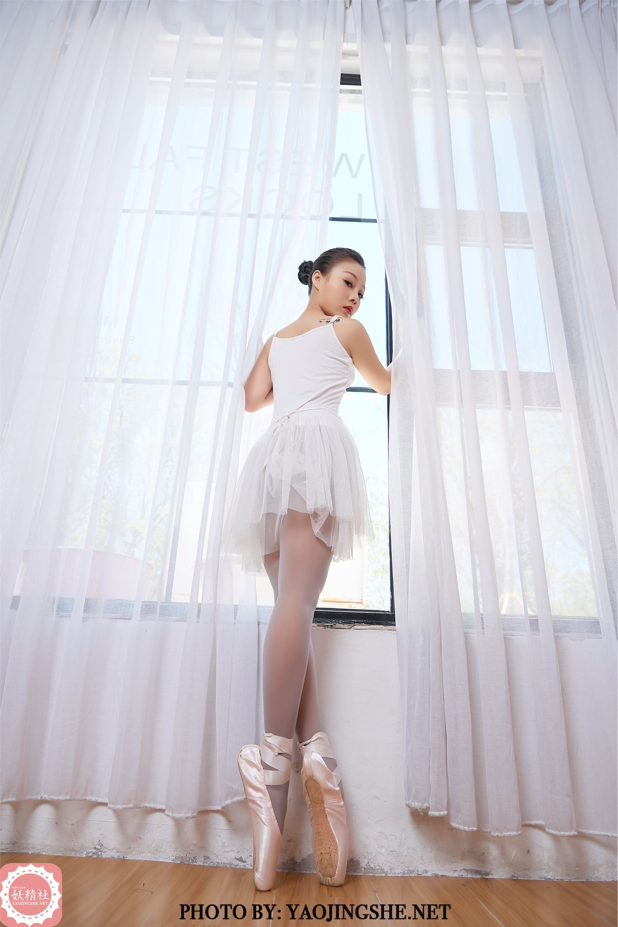 YaoJingShe 妖精社  T2020《柒子-白纱裙劈叉》